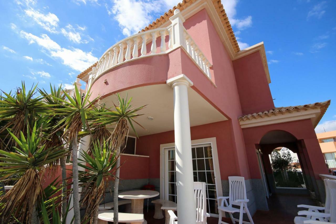 Las Dunas 2 By Rentmedano Pretty 2 Bedroom Villa, Ocean Views, Pool And Wifi El Médano Екстериор снимка